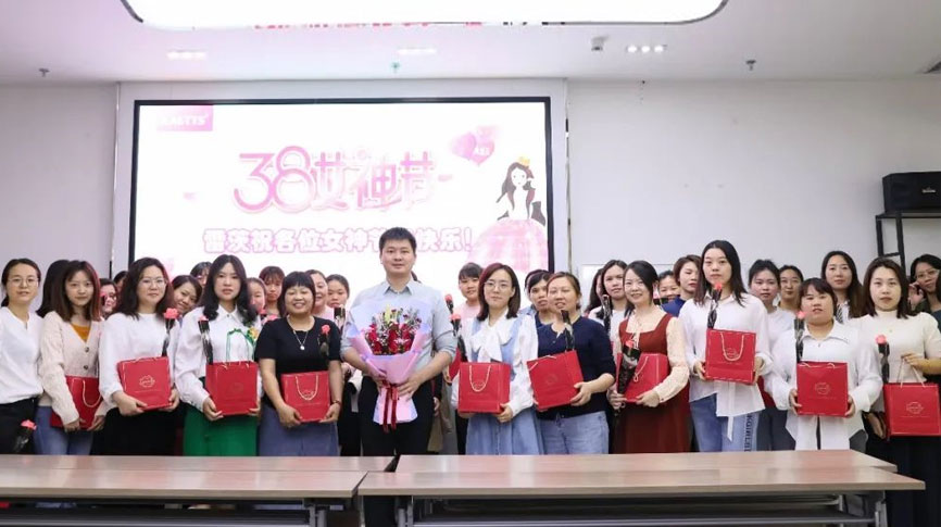 春風(fēng)十里不如你：雷茨慶祝第100個(gè)婦女節(jié)！