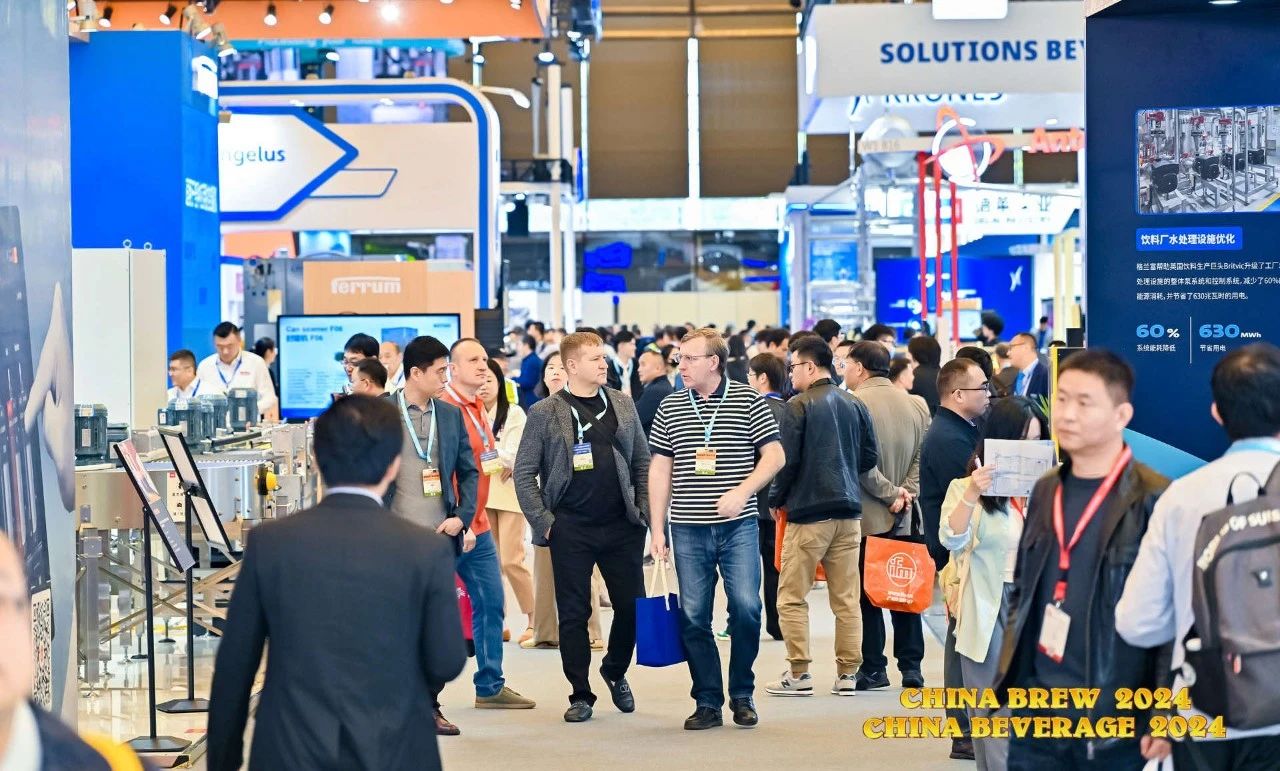 本年度再次亮相酒飲大展，雷茨磁浮冷水機（熱泵）等深受酒飲行業(yè)青睞！