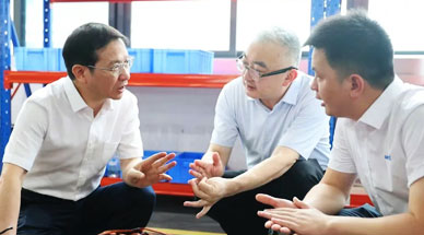 贛州市委書記黃喜忠實地調研贛州雷茨等企業(yè)，專題研究裝備制造產業(yè)高質量發(fā)展